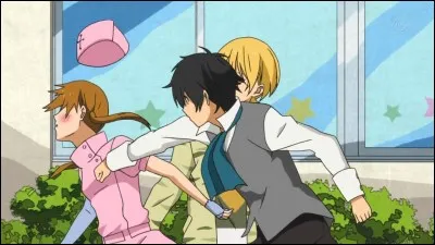 Pourquoi la frappe-t-il ?