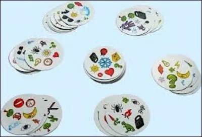 A quel jeu appartiennent les cartes en photo ?