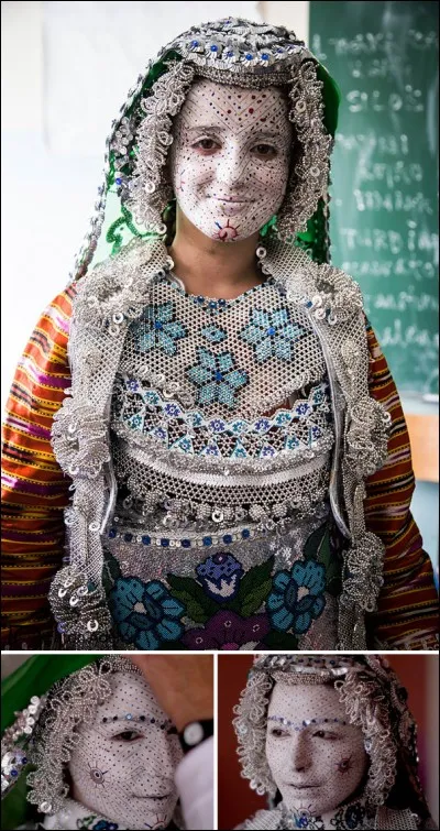 M&eacute;langez des petits d&eacute;s de carottes, des petits pois, des petits morceaux de pommes de terre, et vous avez le nom du pays !