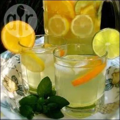 Pour l'obtenir on utilise un agrume et sa peau, du sucre et de l'eau, de quoi s'agit-il ?