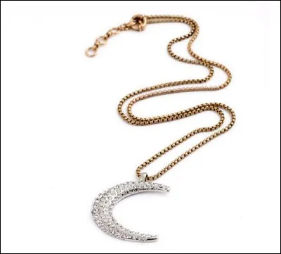 A quoi ressemble le pendentif de Luna ?