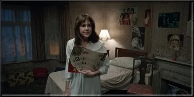 Les enfants ont joué à appeler les esprits avant que le poltergeist ne commence à frapper. Comment ?