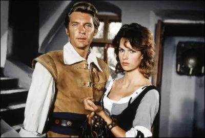 Ce film réalisé en 1962 par Jean-Paul Le Chanois a pour héros un contrebandier du Dauphiné, exécuté en 1755, resté dans la légende comme le bandit justicier volant les riches. Quel est le nom de ce hors-la-loi ?