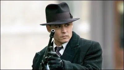 Une autre adaptation cinématographique a été réalisée en 2009 par Michael Mann, avec Johnny Depp et Marion Cotillard. Quel est le titre de ce film?