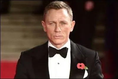 Trouvez les initiales de cette personne et ensuite ce qu'elles peuvent désigner.