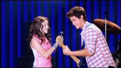 Quelle est la chanson que Simón a écrite pour Luna ?