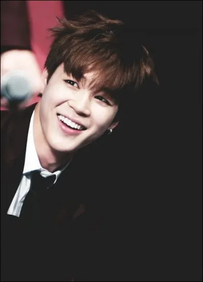 Maintenant place au second chanteur principal du groupe, j'ai nommé...