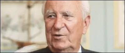 Dans ''Sans Dec' '' , Renaud cite Paul Préboist et Gaston Defferre qui fut maire de...