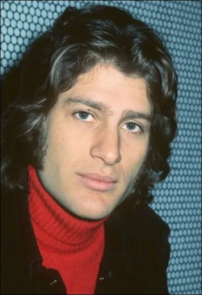 Dans ''La Tire à Dédé'' , il en a fait des virées ! Il écoutait Mike Brant qui chantait...