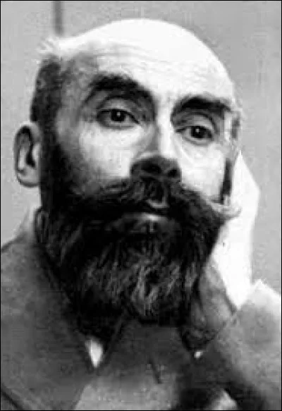 Dans ''Le Tango de Massy-Palaiseau'' , sont cités Marlon Brando, Rudolph Valentino, Léonard de Vinci et Landru qui avait fait disparaître les femmes qu'il avait assassinées dans une cuisinière. Qui la possède actuellement (2016) ?
