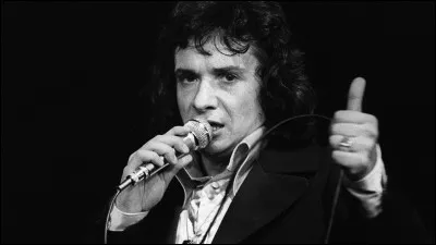 Il chante en 1970
" Et la France c'est pas du tout c'qu'on dit - Si les Français se plaignent parfois - C'est pas d'la gueule de bois - C'est en France qu'il y Paris - Mais la France c'est aussi un pays - Où y'a quand même pas cinquante millions d'abrutis"
Quelle est cette chanson ?