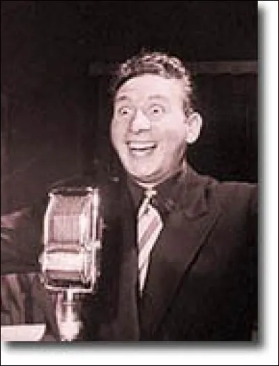 Trenet chante en 1947 : 
"Cher pays de mon enfance - Bercée de tendre insouciance - Je t´ai gardée dans mon cur! ". 
Quel est le titre de sa chanson ?