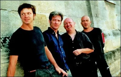 En 1996, ce groupe chante : 
"Un autre jour en France - Des prières pour l'audience - Et quelques fascisants autour de 15% - Charlie défends-moi ! - C'est le temps des menaces - On a pas le choix pile en face ". 
De qui s'agit-il ?