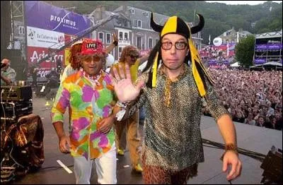 Quel groupe belge allie humour et rock n' roll ?