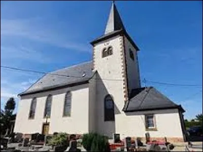Voici l'&eacute;glise Saint-Vincent de Huttendorf. Village de l'arrondissement de Haguenau-Wissembourg, il se situe dans l'ancienne r&eacute;gion ...