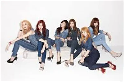 En 2016, le groupe Hello Venus est composé de __ membres.
