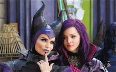 Comment s'appelle sa mère ?