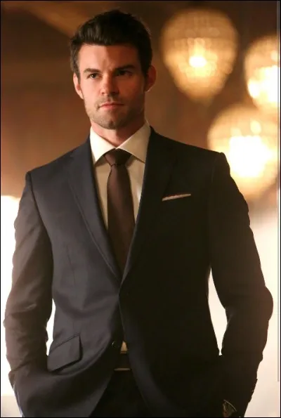 Comment le premier vampire, créé par Elijah, s'appelle-t-il ?