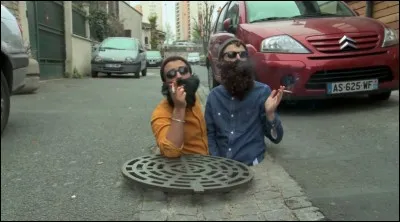 Dans sa vidéo sur les hipsters, qui se coupe le doigt ?