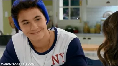 Sim&oacute;n est amoureux d'&Aacute;mbar.