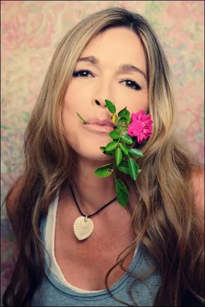 Comment s'appelle l'amour de toujours de Nicolas ?