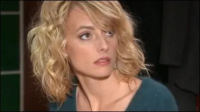 Quel métier Coralie Blain exerce-t-elle ?