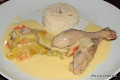 Lorsqu'on parle d'un mets traditionnel de la gastronomie normande, sorte de blanquette de poule, on dit alors « Poule au  »