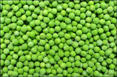 Combien de calories prenez-vous pour 100 g de petits pois ?