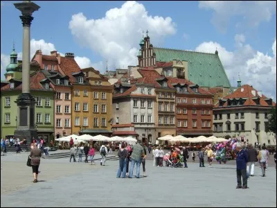 Capîtale de la région de Podlachie, c'est la seule grande ville au Nord-Est de Varsovie. Quel est son nom ?