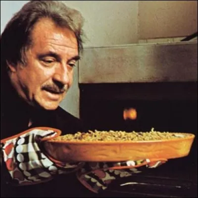 U - C'était un acteur et metteur en scène italien pour le cinéma, le théâtre et la télévision.