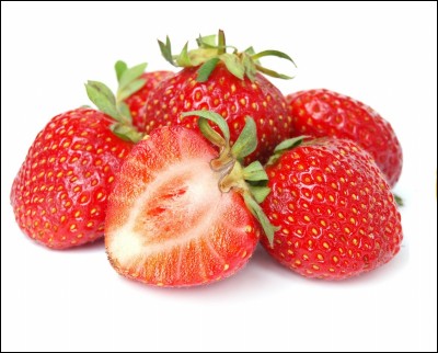 Combien de calories prenez-vous en avalant 100 grammes de fraises, sans chantilly ?