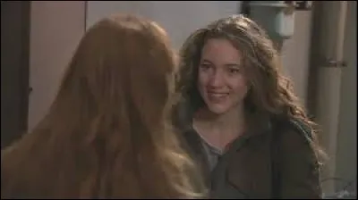 Quelle amie de Léa est revenue de Suisse ?