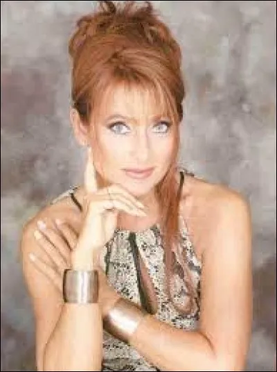 Complétez le titre de cette chanson de Julie Pietri : "Ève...