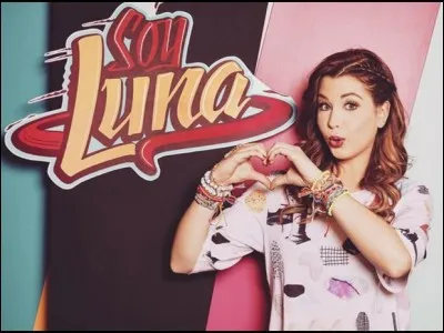 Qui anime "Soy Luna : Le Mag" ?
