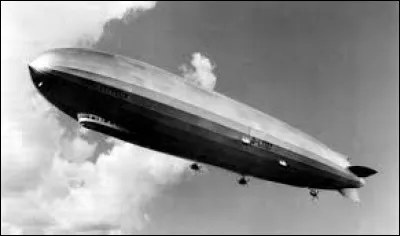 Quel dirigeable de forme allong&eacute;e a vol&eacute; pour la premi&egrave;re fois en 1900 ?