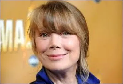 Actrice principale dans ''Carrie au bal du diable'' de Brian De Palma, elle a aussi joué dans ''Missing'' et ''Une histoire vraie'' .