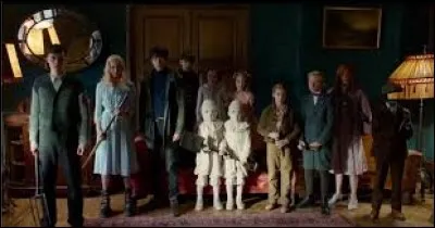 À la fin de ce premier film, avec quel engin les enfants partent-ils ?