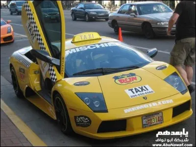 En Algérie, j'ai pris le taxi à Tizi Ouzou et j'ai constatais que les passagers transportaient souvent des gâteaux car il y avait du moka dans l'auto kabile.
