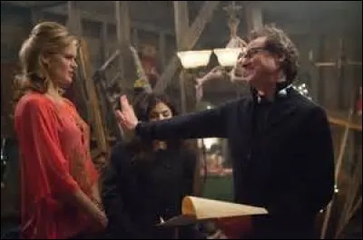 A quelle sorte de chantage fait-elle la victime ?