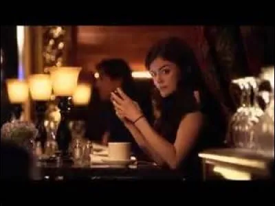 Quel est le titre de la chanson, tout au début du film ?