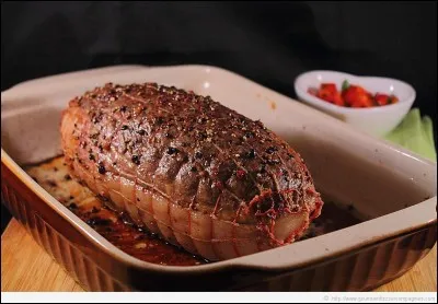 Nous voici arrivés au plat principal : un rôti bien juteux. Mais quelle astuce permet d'attendrir la viande ?