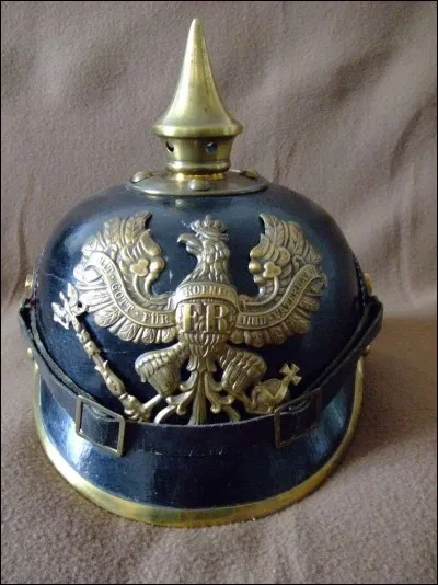 Quel pays portait des casques à pointe au début de la Première Guerre mondiale ?
