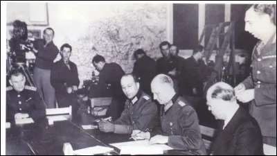 Quelle est la date de la fin de la Deuxième Guerre mondiale en Europe ?