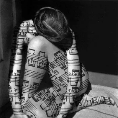 Qui chantait "Femme femme femme n'aie pas peur de nous, femme femme femme on n'est pas voyous" ?