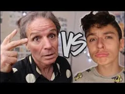 Combien de vidéos a-t-il tournées avec son père ?