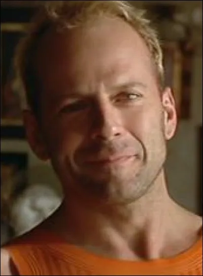 Un peu plus dégarni, un peu plus blond et moins bien rasé que dans le film précédent... De quel film s'agit-il ?