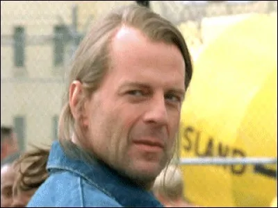 Dans quel film a-t-il les cheveux longs ?